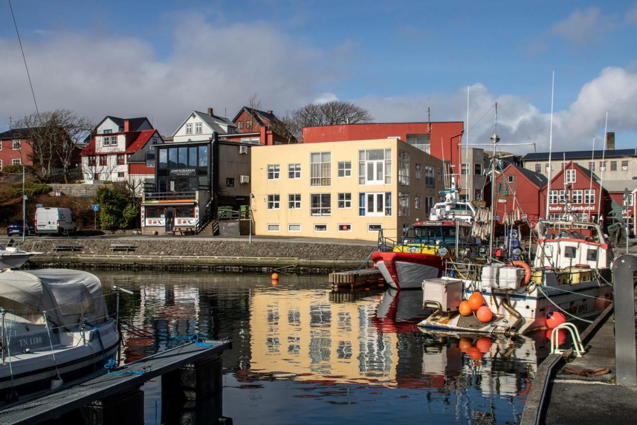 Guesthouse At The Boat Harbour Torshavn Exterior photo
