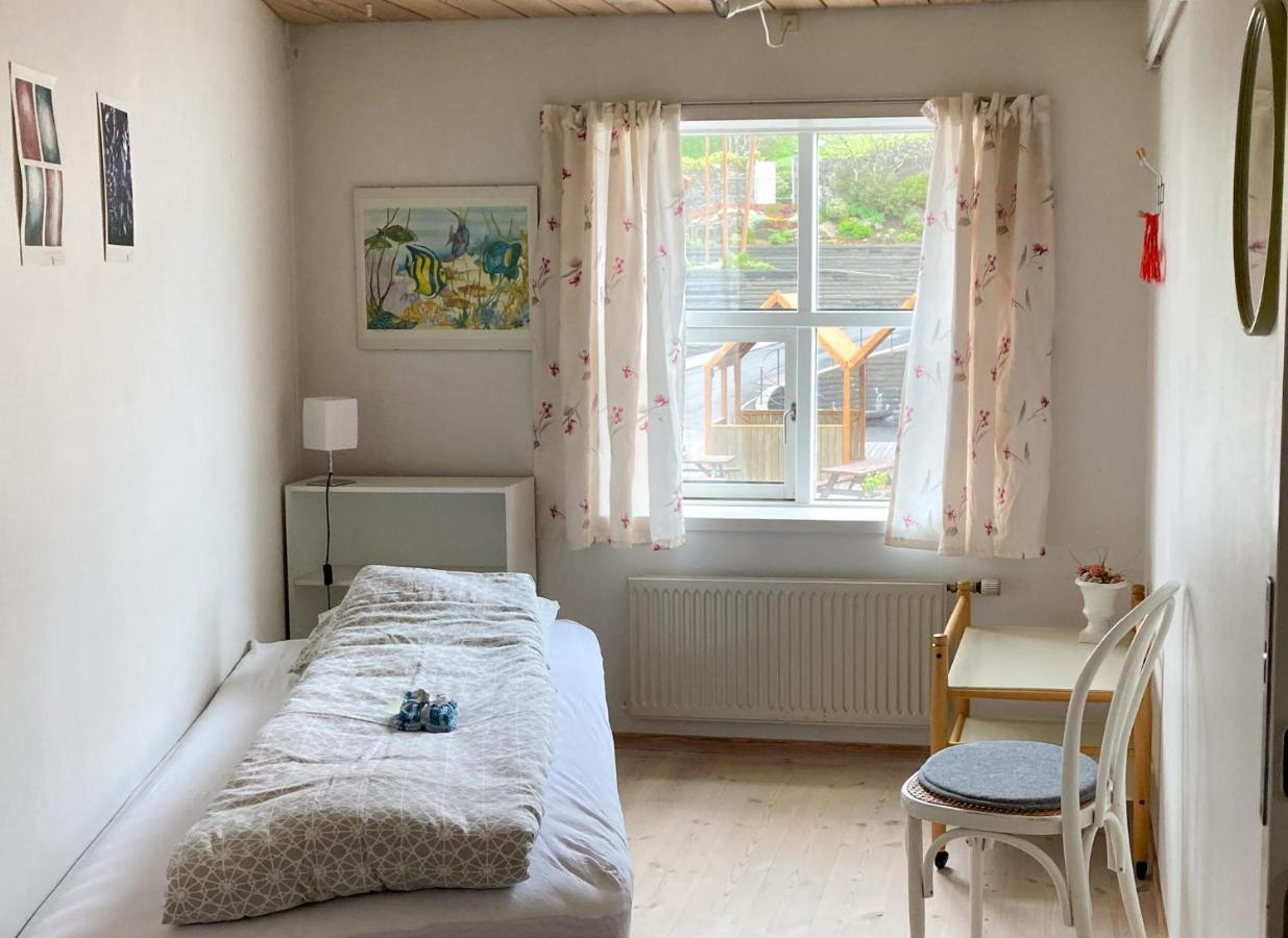 Guesthouse At The Boat Harbour Torshavn Exterior photo