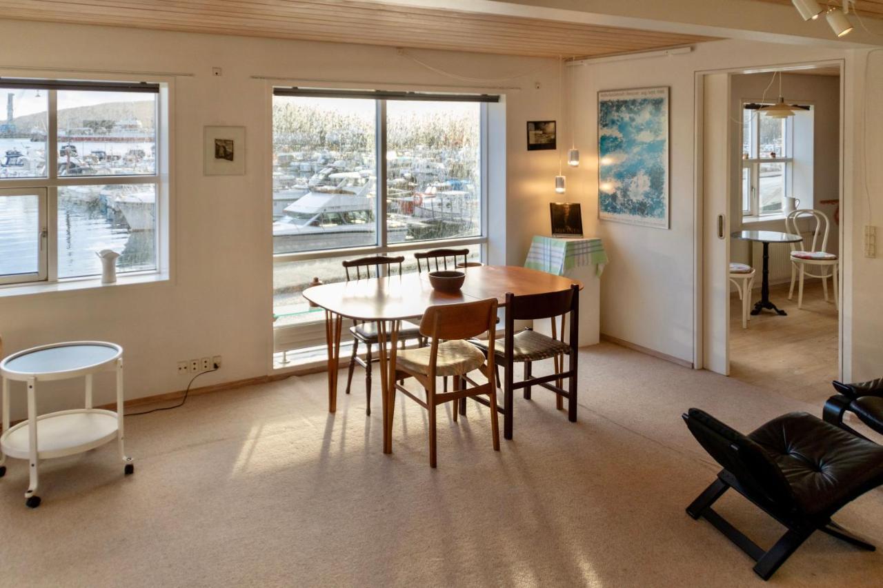 Guesthouse At The Boat Harbour Torshavn Exterior photo