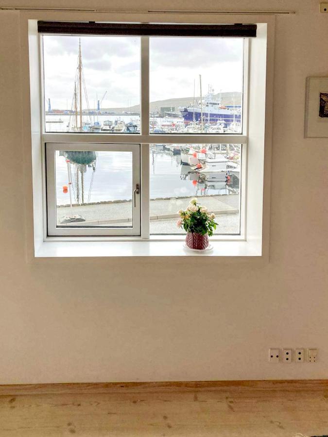 Guesthouse At The Boat Harbour Torshavn Exterior photo