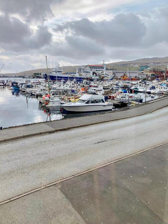 Guesthouse At The Boat Harbour Torshavn Exterior photo