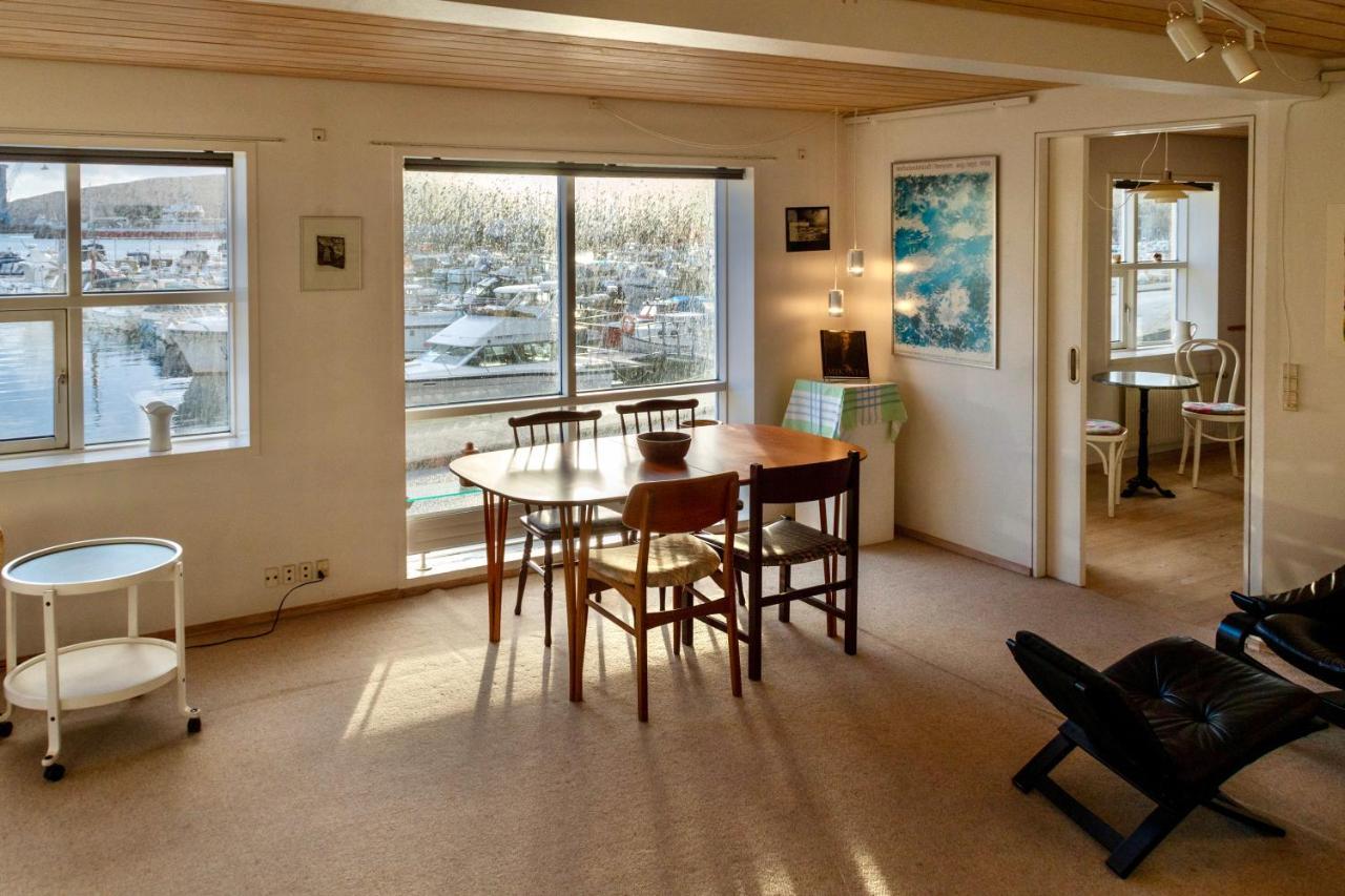 Guesthouse At The Boat Harbour Torshavn Exterior photo